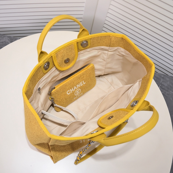 シャネルバッグ着用イメージ